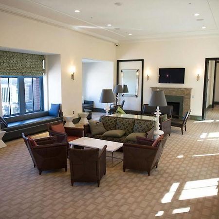 Crystal Quarters Furnished Apartments At The Gramercy Arlington Exteriör bild