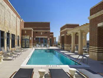 Crystal Quarters Furnished Apartments At The Gramercy Arlington Exteriör bild