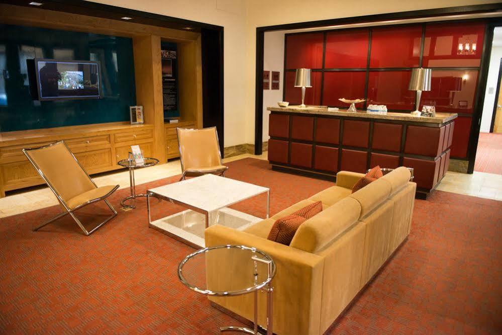 Crystal Quarters Furnished Apartments At The Gramercy Arlington Exteriör bild